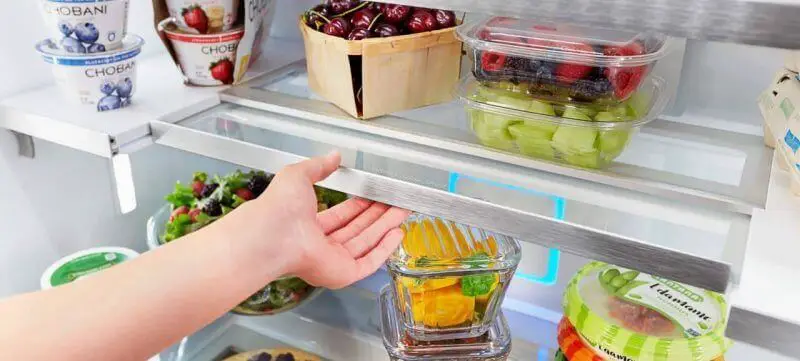 Height adjustable shelves